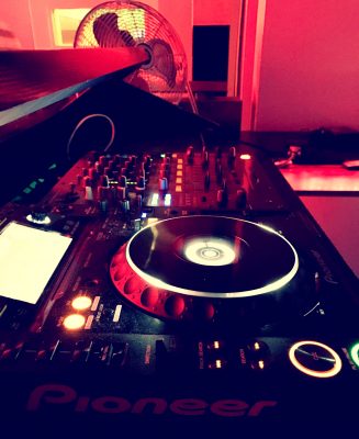 DJ decks at 2-4 hour party people